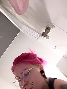 Snapshot of divine_eve chatting on October 9, 1:26 pm divine eve online show from October 9, 1:26 pm