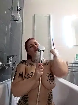 Snapshot of divine_eve chatting on October 20, 7:06 pm divine eve online show from October 20, 7:06 pm