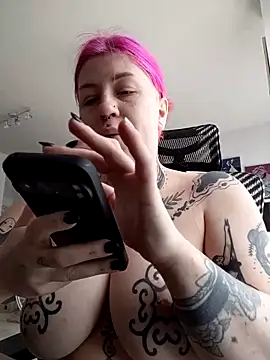 Snapshot of divine_eve chatting on October 8, 9:24 am divine eve online show from October 8, 9:24 am