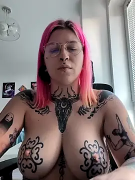 Snapshot of divine_eve chatting on September 17, 2:59 pm divine eve online show from September 17, 2:59 pm