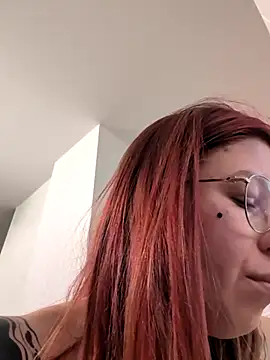 Snapshot of divine_eve chatting on October 27, 8:25 pm divine eve online show from October 27, 8:25 pm