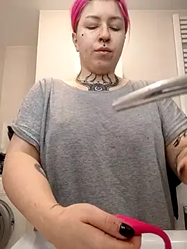 Snapshot of divine_eve chatting on October 22, 12:32 pm divine eve online show from October 22, 12:32 pm