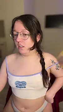 emigooflordXD online show from February 18, 1:32 pm