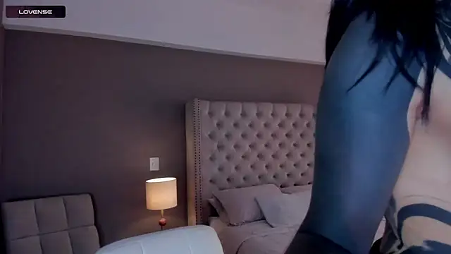 vangie  online show from November 16, 5:57 pm