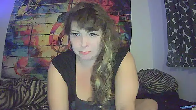 Snapshot of HeyyImHarlowe chatting on September 13, 3:25 am HeyyImHarlowe online show from September 13, 3:25 am