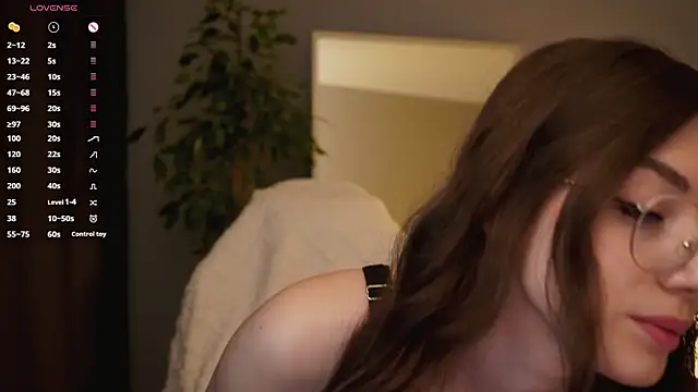 Ester Hill online show from September 29, 1:22 am