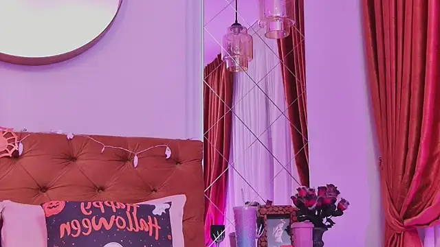 EmilyColle  online show from October 24, 4:30 am