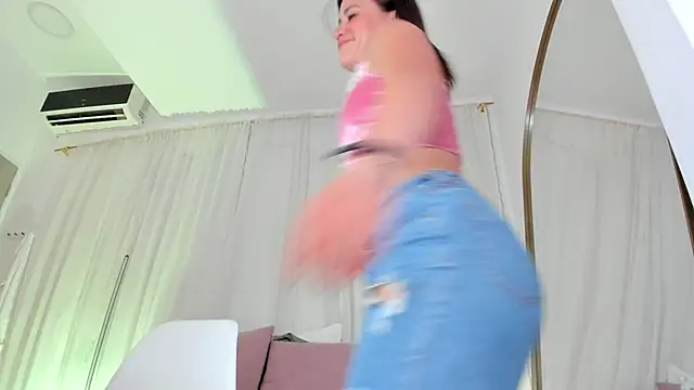 Petite Lucie online show from November 5, 7:19 pm