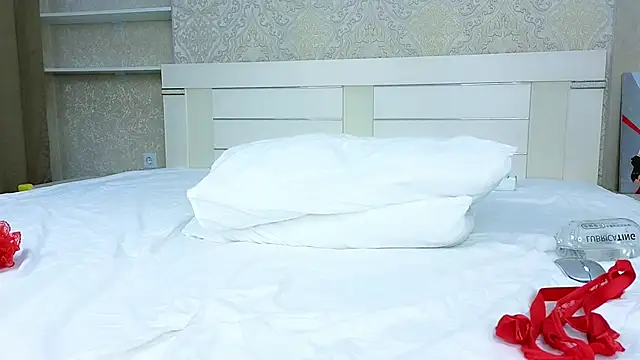 Snapshot of Diana_Moon_ chatting on October 11, 1:21 am Diana Moon online show from October 11, 1:21 am