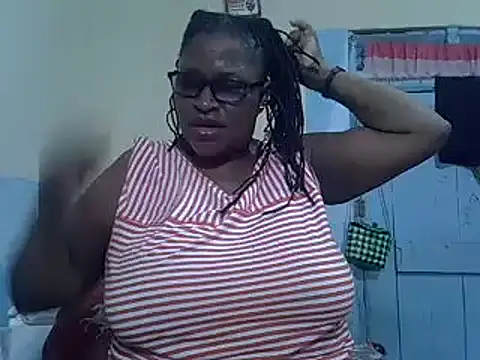 Snapshot of sexy_bigboobss chatting on October 18, 6:42 pm sexy bigboobss online show from October 18, 6:42 pm