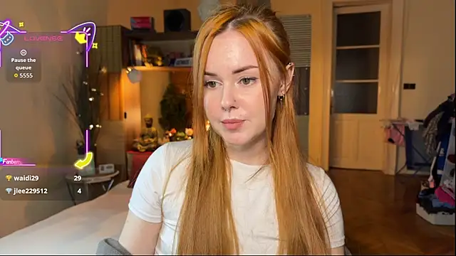 Snapshot of Sargonium999 chatting on October 28, 8:35 pm Sargonium999 online show from October 28, 8:35 pm