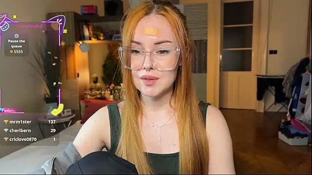 Snapshot of Sargonium999 chatting on October 25, 8:05 pm Sargonium999 online show from October 25, 8:05 pm