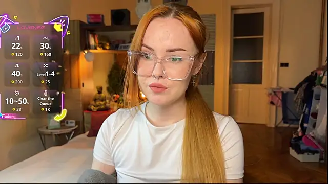 Snapshot of Sargonium999 chatting on October 27, 8:25 pm Sargonium999 online show from October 27, 8:25 pm