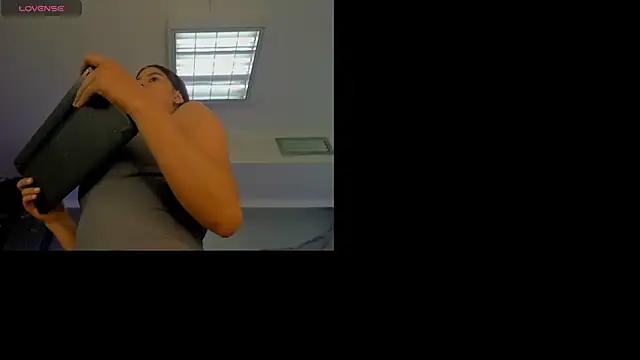 Snapshot of AnthonelaDuque chatting on October 2, 11:59 am AnthonelaDuque online show from October 2, 11:59 am