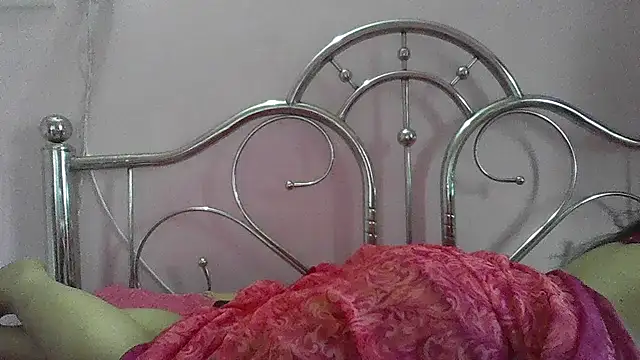 Snapshot of Laal-Pari chatting on October 8, 8:51 am Laal-Pari online show from October 8, 8:51 am