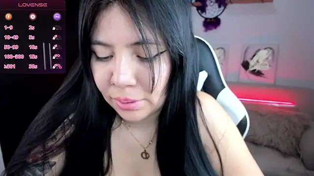 Snapshot of AilynRed chatting on September 18, 12:20 am AilynRed online show from September 18, 12:20 am