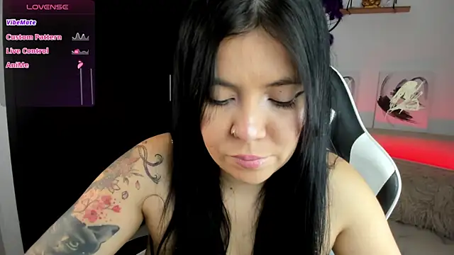 Snapshot of AilynRed chatting on October 2, 3:00 am AilynRed online show from October 2, 3:00 am