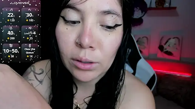 Snapshot of AilynRed chatting on October 29, 3:22 am AilynRed online show from October 29, 3:22 am