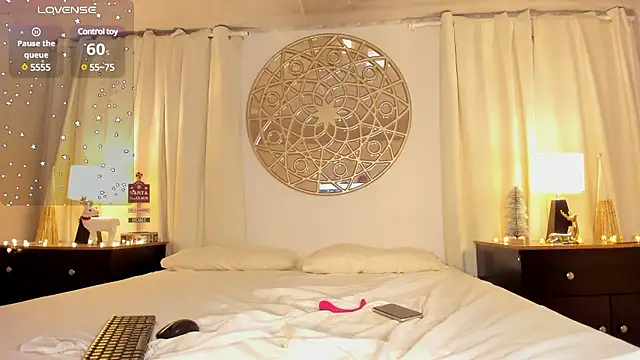 Snapshot of Antonellaparis_ chatting on December 2, 7:10 am Antonellaparis online show from December 2, 7:10 am