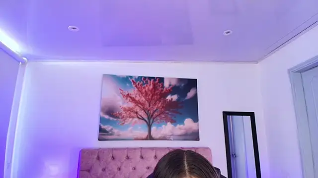 Julianaa Castro  online show from December 2, 1:57 pm