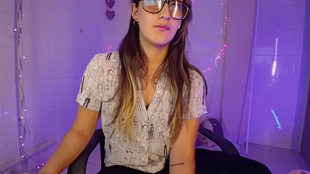 Giia paiige18 online show from October 7, 12:59 am