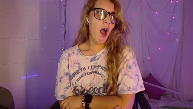 Giia paiige18 online show from February 22, 1:28 am