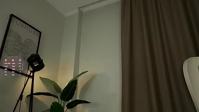 Snapshot of LillianLester chatting on September 19, 3:16 am LillianLester online show from September 19, 3:16 am