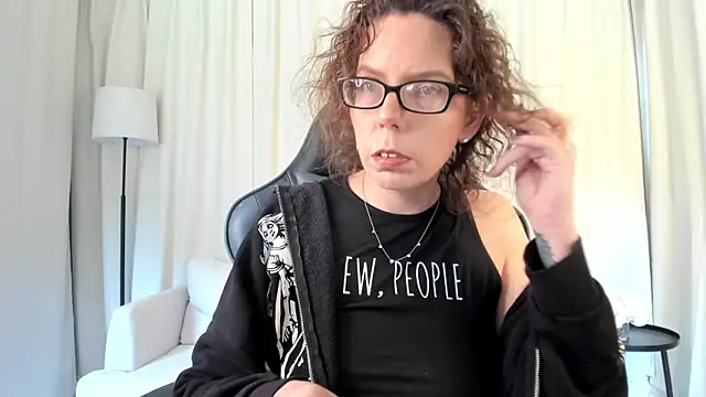 SaraDesirexo online show from April 1, 12:17 pm