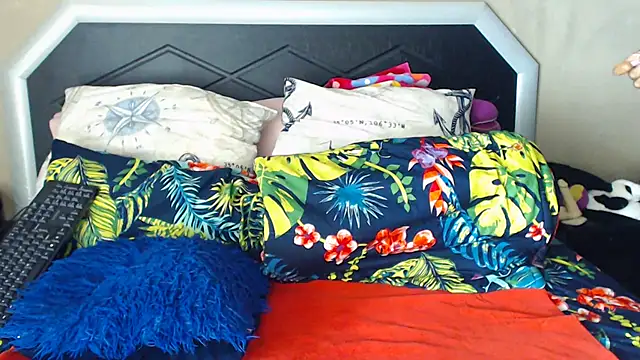 Snapshot of Bulkyyass chatting on October 1, 1:21 am Bulkyyass online show from October 1, 1:21 am