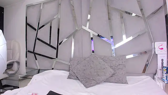 Catherinee69 x online show from October 30, 4:04 am