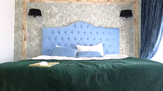 Snapshot of Blanca1 chatting on October 13, 8:28 am Blanca1 online show from October 13, 8:28 am