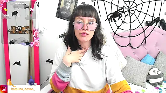 Snapshot of Katalina_novoa chatting on October 18, 2:25 am Katalina novoa online show from October 18, 2:25 am