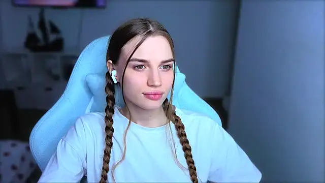 Snapshot of StellaLawless chatting on October 16, 8:33 pm StellaLawless online show from October 16, 8:33 pm