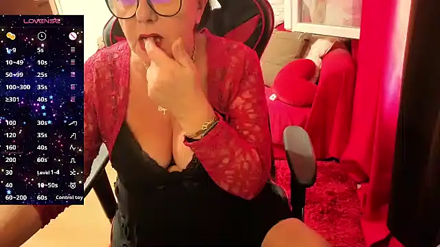 Snapshot of Verosexyfrench chatting on September 30, 9:15 am Verosexyfrench online show from September 30, 9:15 am