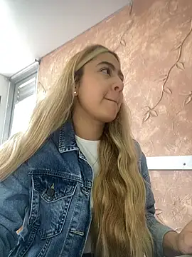 Miabonnett  online show from November 5, 12:10 pm