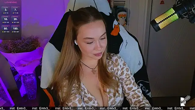 Emili1- online show from December 15, 2:33 pm