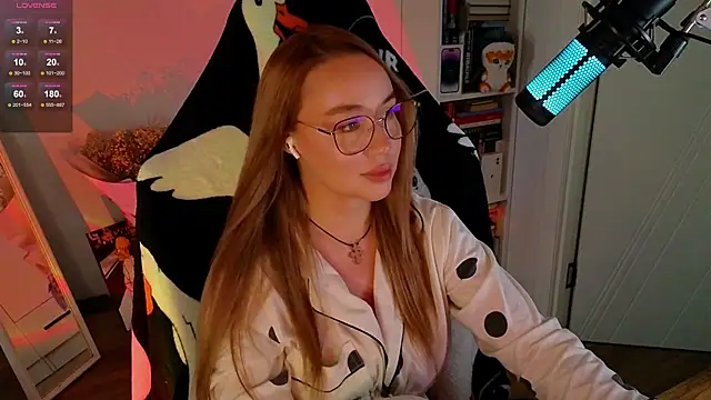 Emili1- online show from October 12, 11:45 am