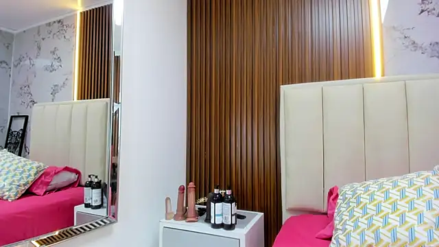 Snapshot of MADISON_ROWAN1 chatting on October 2, 3:33 am MADISON ROWAN1 online show from October 2, 3:33 am