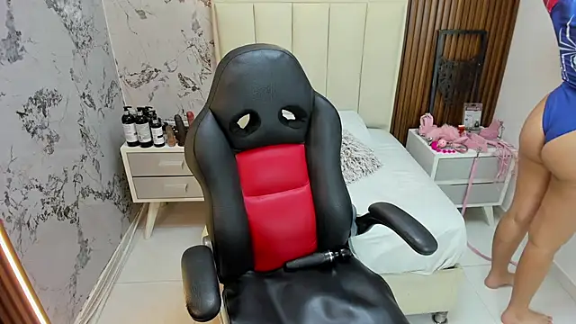 MADISON ROWAN1 online show from February 2, 3:16 am