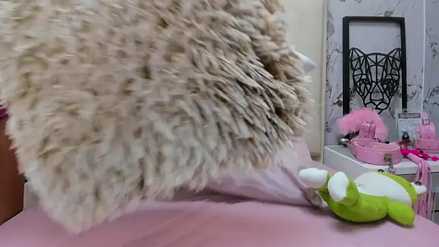 Snapshot of MADISON_ROWAN1 chatting on October 23, 3:34 am MADISON ROWAN1 online show from October 23, 3:34 am