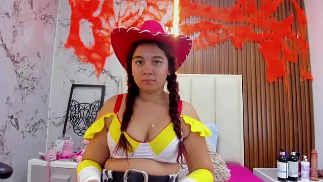 Snapshot of MADISON_ROWAN1 chatting on October 30, 4:37 am MADISON ROWAN1 online show from October 30, 4:37 am