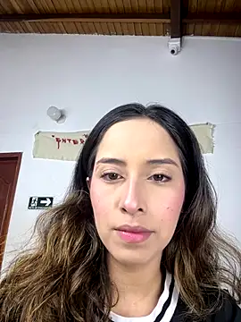 Snapshot of little-Emma chatting on October 8, 3:00 am little-Emma online show from October 8, 3:00 am