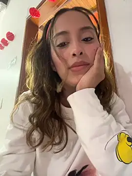 Snapshot of little-Emma chatting on September 19, 3:27 am little-Emma online show from September 19, 3:27 am