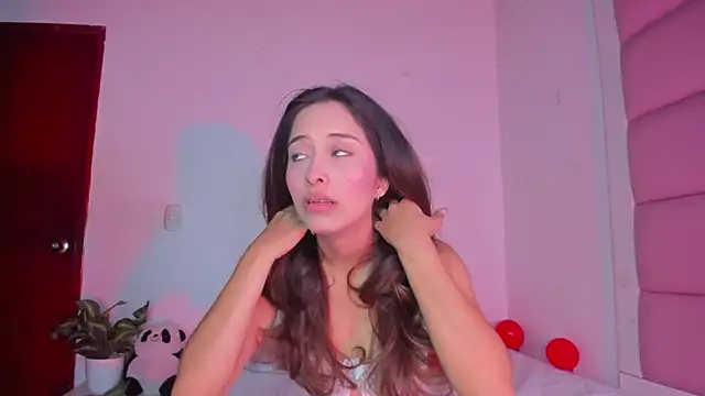 Snapshot of little-Emma chatting on September 25, 3:49 am little-Emma online show from September 25, 3:49 am