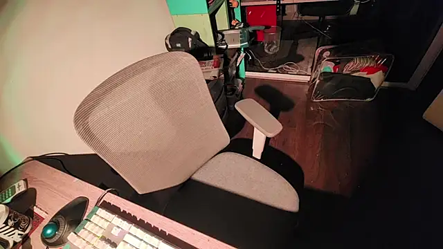 estivalia xxx online show from April 15, 10:43 pm