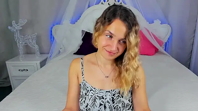 Snapshot of Milka_Blond chatting on September 27, 1:35 am Milka Blond online show from September 27, 1:35 am