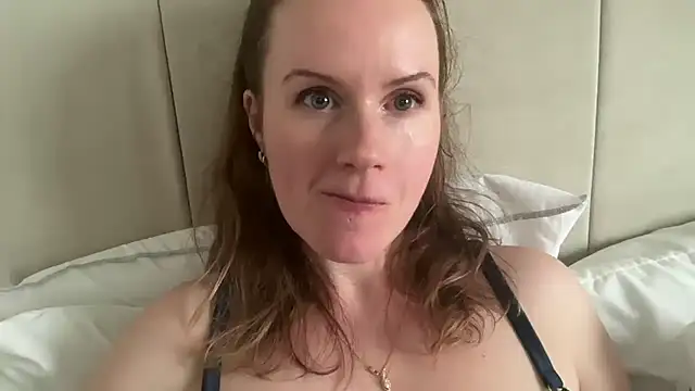 redheadrosie69 online show from January 19, 2:57 pm