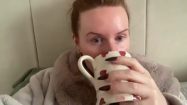 redheadrosie69 online show from January 14, 12:21 pm