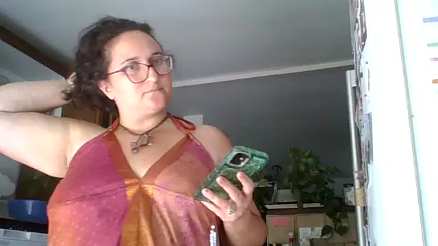 Snapshot of juicyrubies chatting on October 5, 9:58 am juicyrubies online show from October 5, 9:58 am