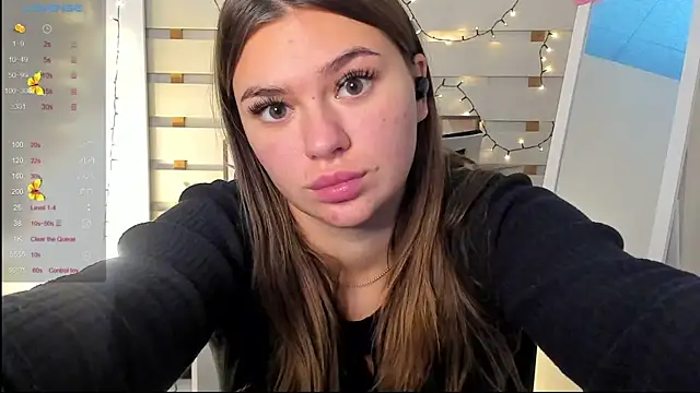 Snapshot of Josephine_Kiss chatting on October 13, 12:52 pm Josephine Kiss online show from October 13, 12:52 pm